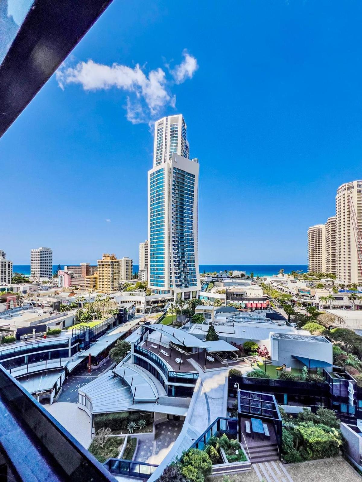 Circle On Cavill Escape Apartment