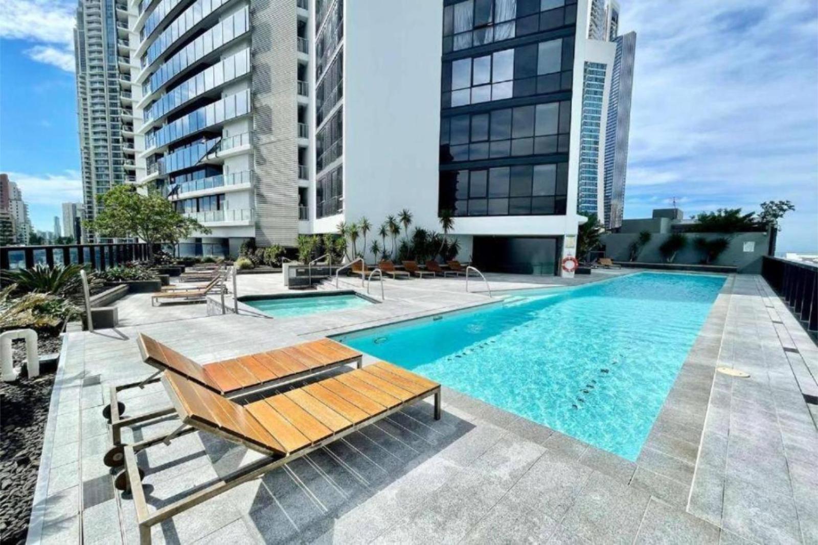 Apartment Circle On Cavill Escape *