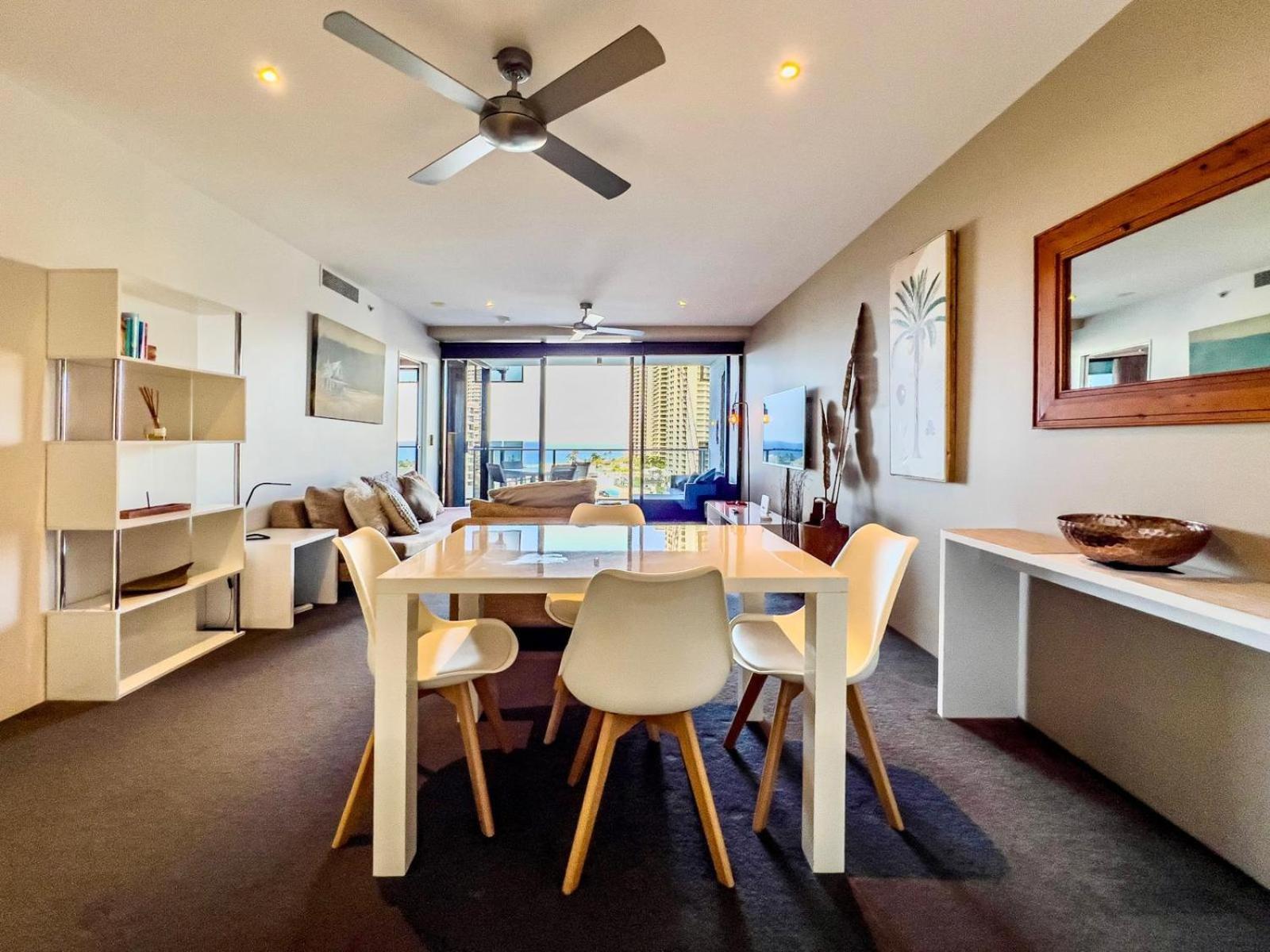 Circle On Cavill Escape * Gold Coast